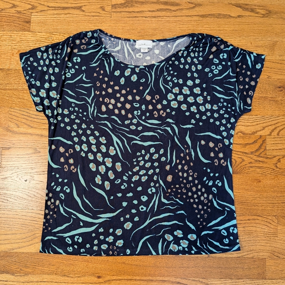 Jaclyn Smith Women’s Short Sleeve Knit Top Navy Teal Abstract Print Size L